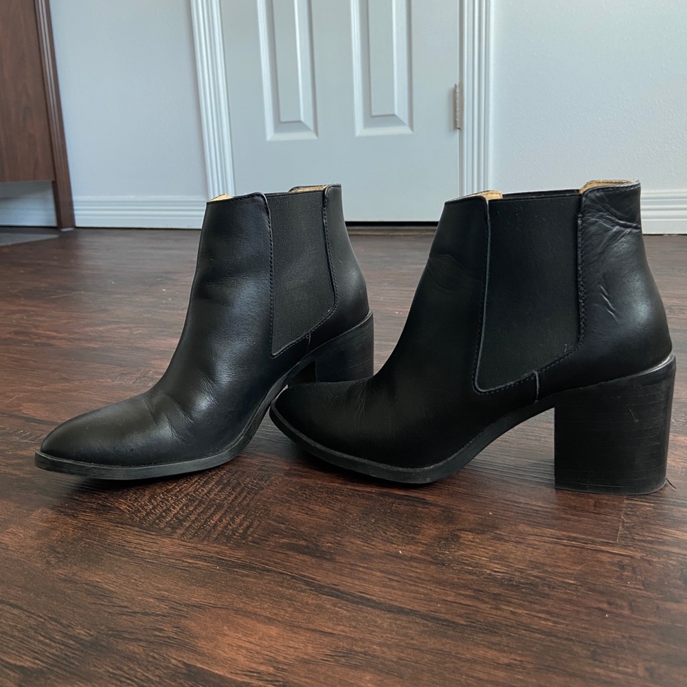 NISOLO heeled chelsea ankle boots